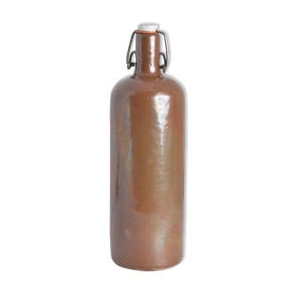 Bouteille en grès vernissé