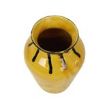 Petit vase vintage émaillé jaune orange noir motif relief 1970