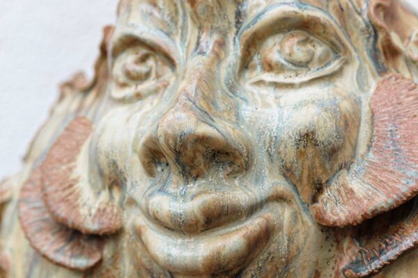 Créature fantastique en grés de Saint Amand, signée Nadia Chiodi