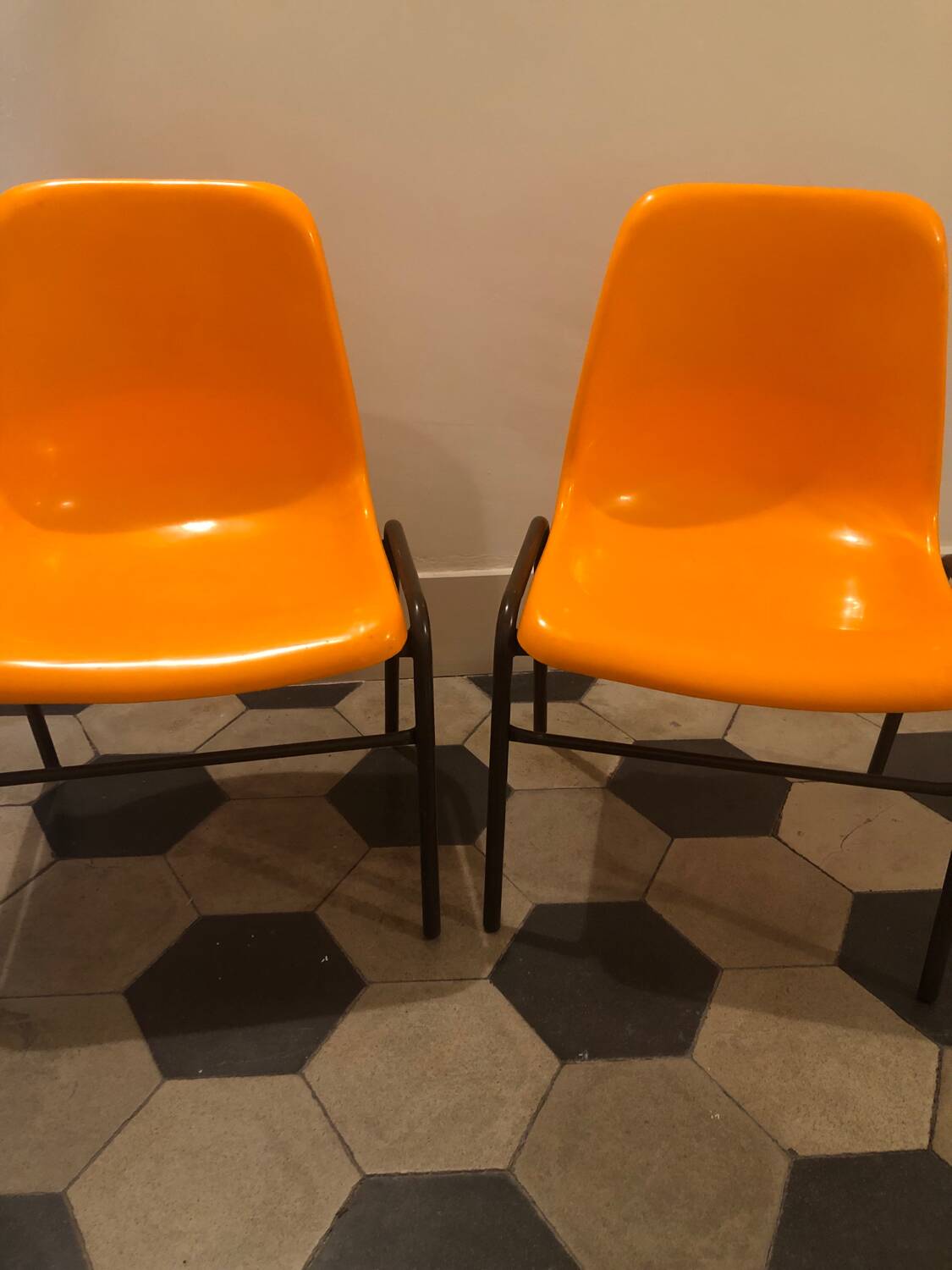Lot de chaises vintage 70 , marque Aigfa