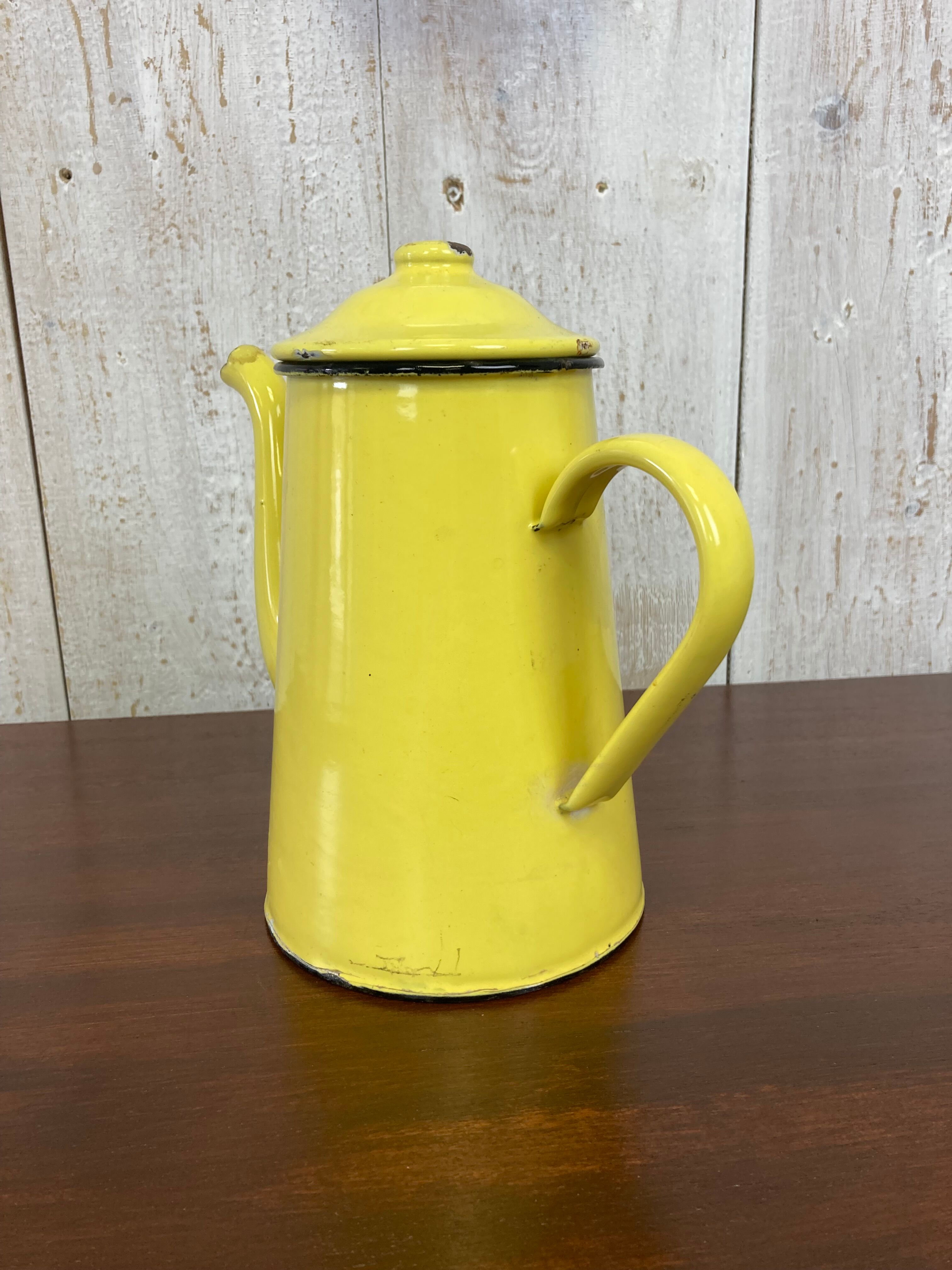 Yellow enamelled coffee maker