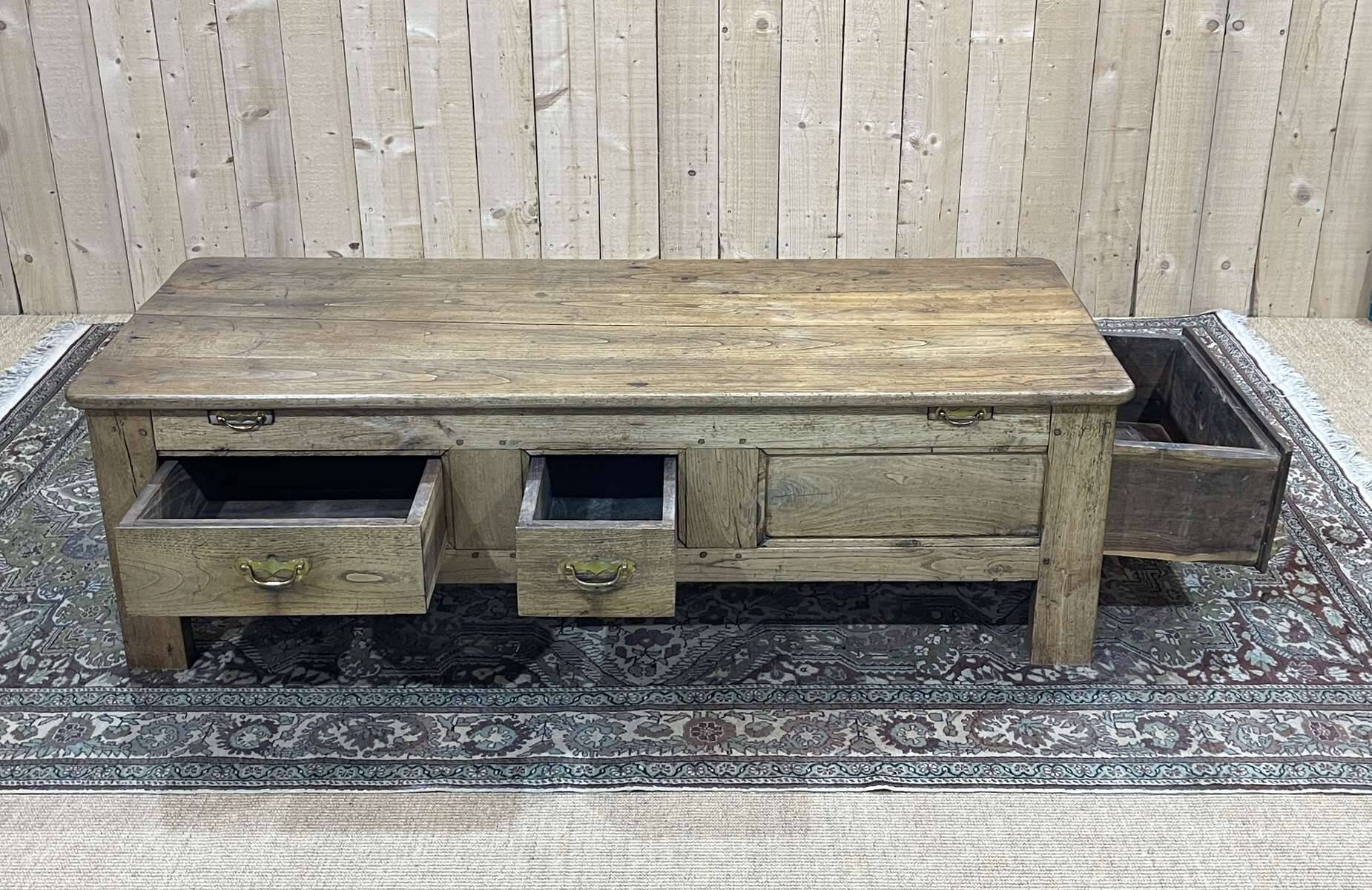 Chestnut coffee table XIXth with 3 drawers and extensions