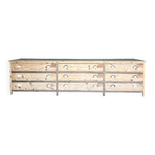 Ancien meuble de drapier en bois brut