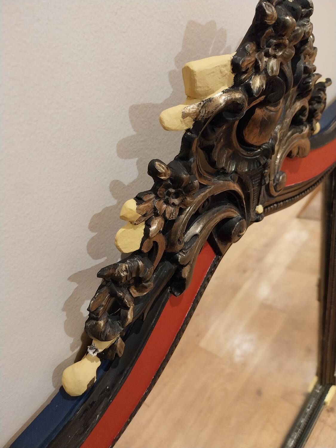 Mirror with glazing beads from the Napoleon III period