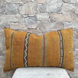 Housse de coussin berbère vintage : coussin marocain en laine, motif Boujad