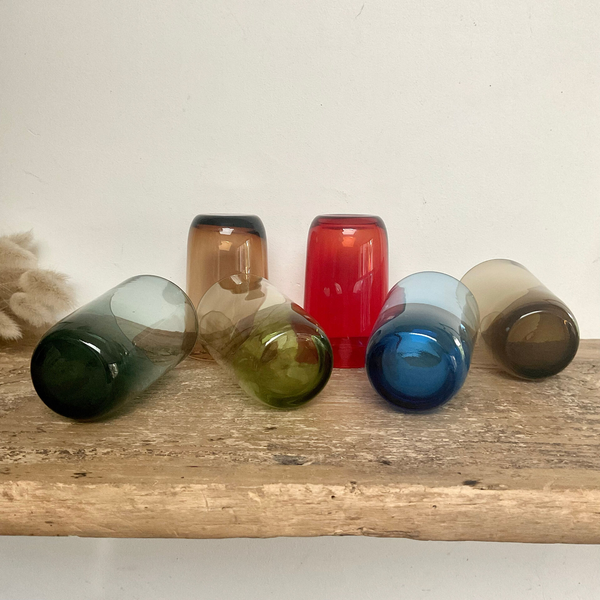 6 vintage coloured glasses