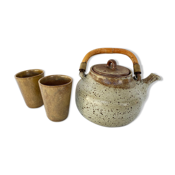 Teapot and glasses set
