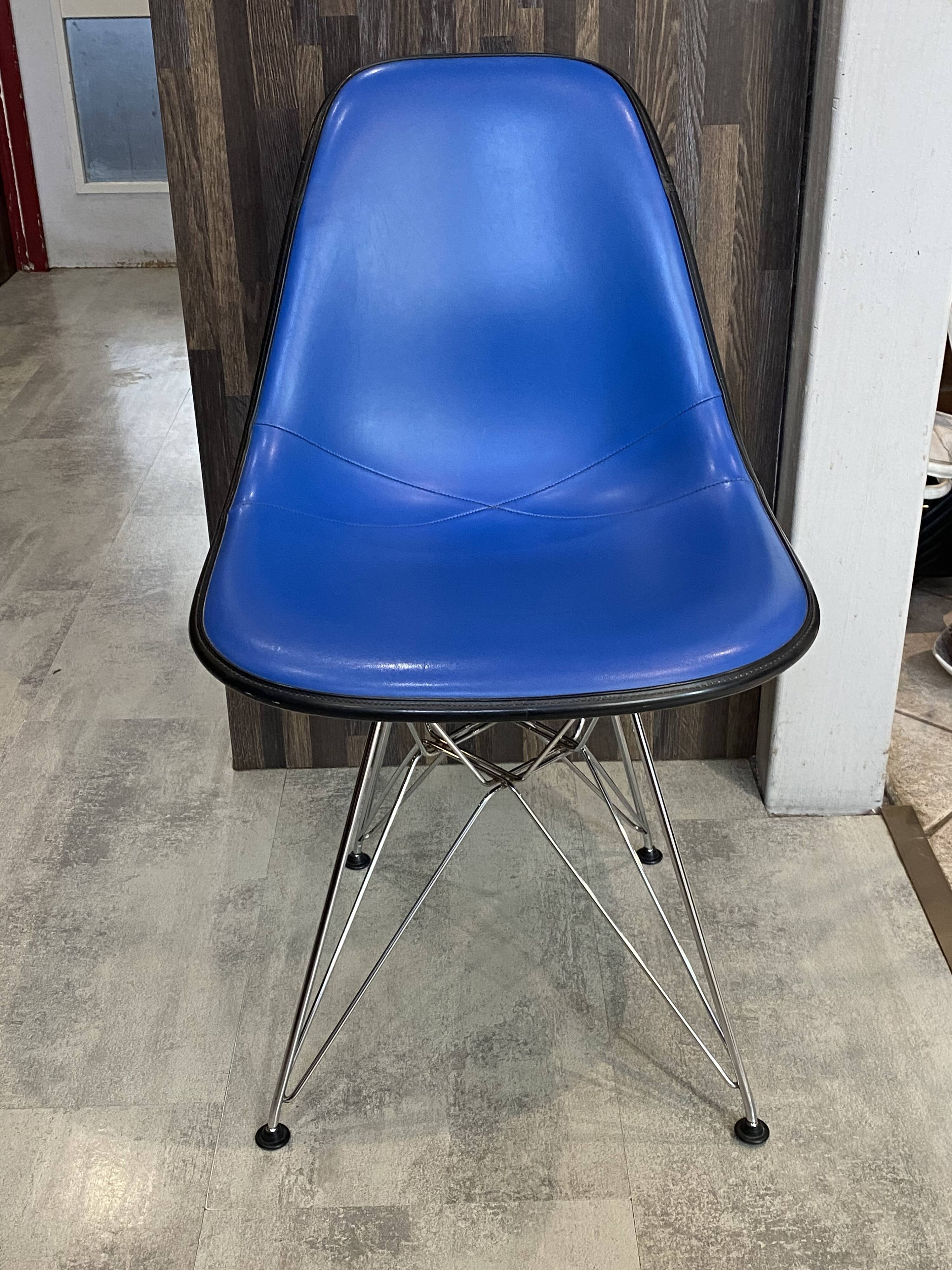 Eames Herman Miller DSR Eiffel blue skai vinyl fibreglass chair