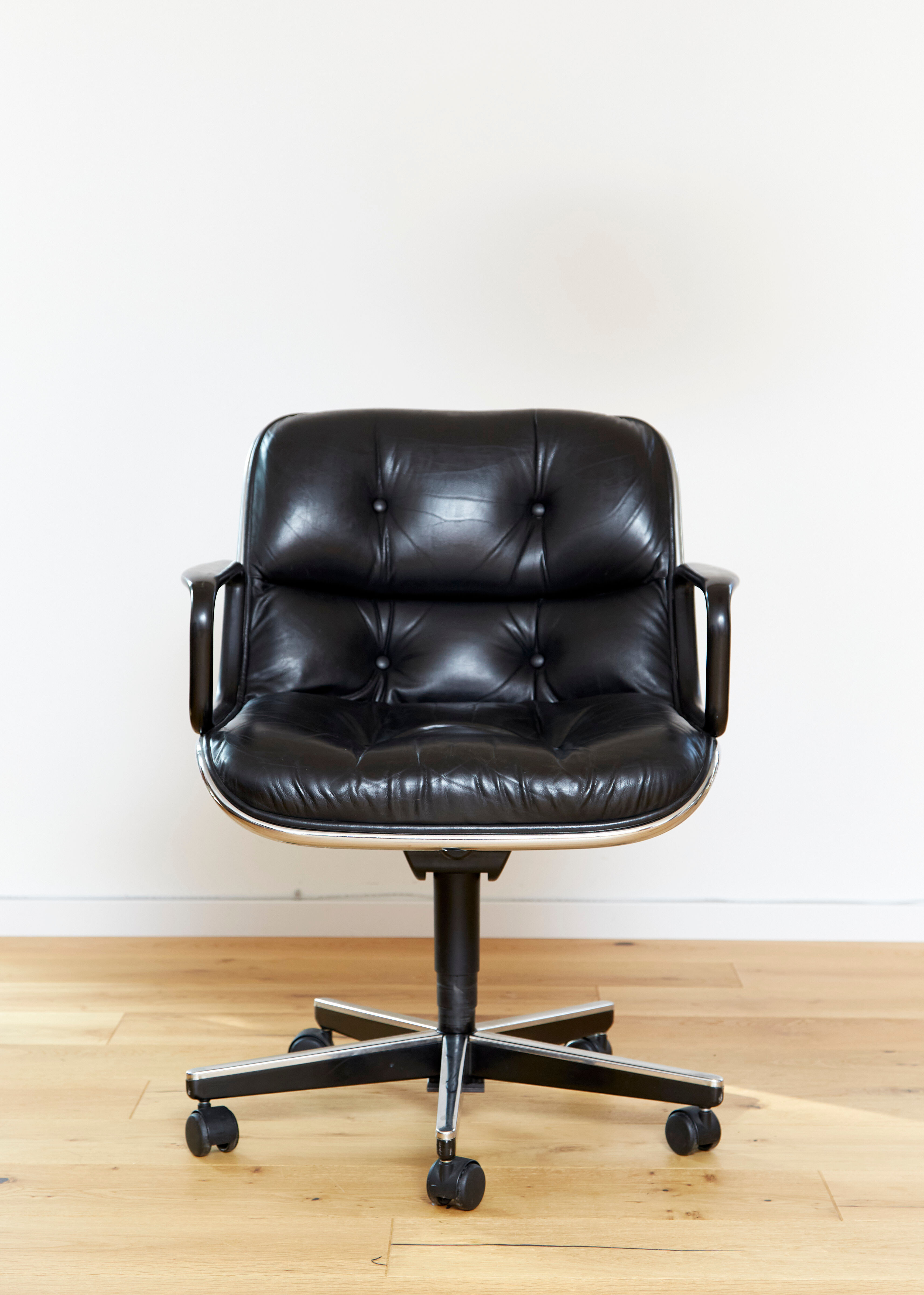 Charles Pollock Executive Chair for Knoll International