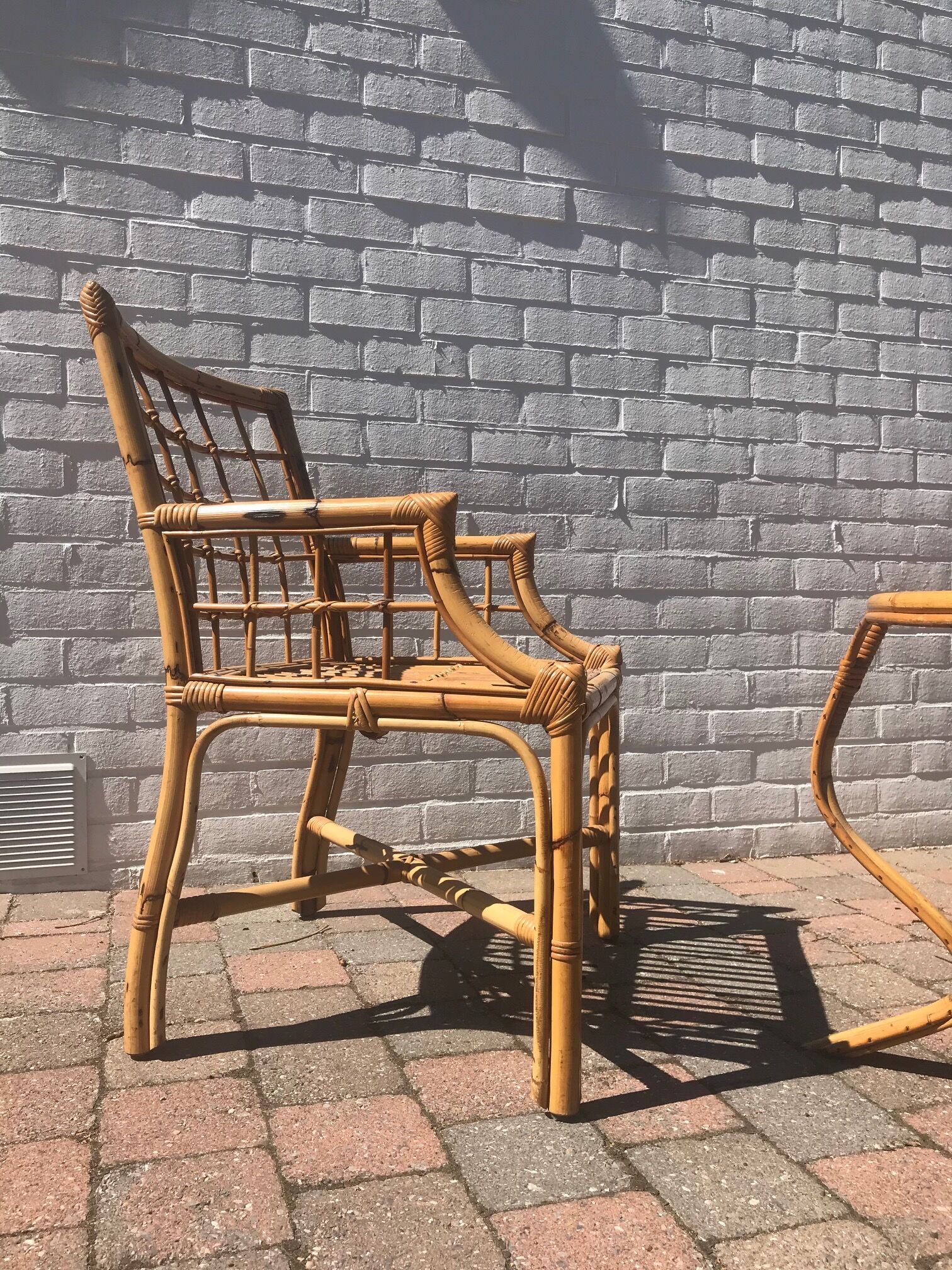 Ensemble de 2 chaises et table en rotin