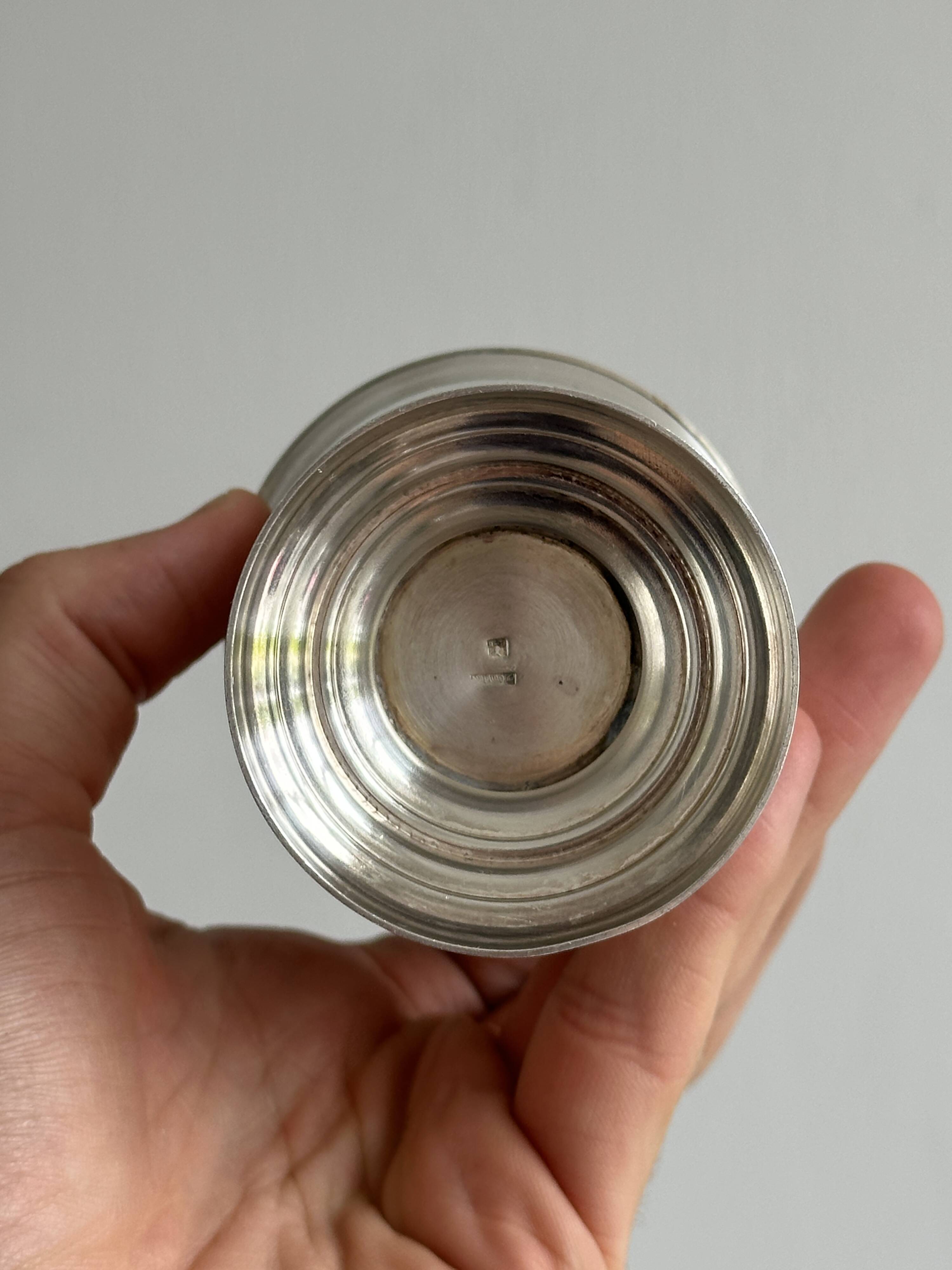Silver metal duo, small vase and decorative pot