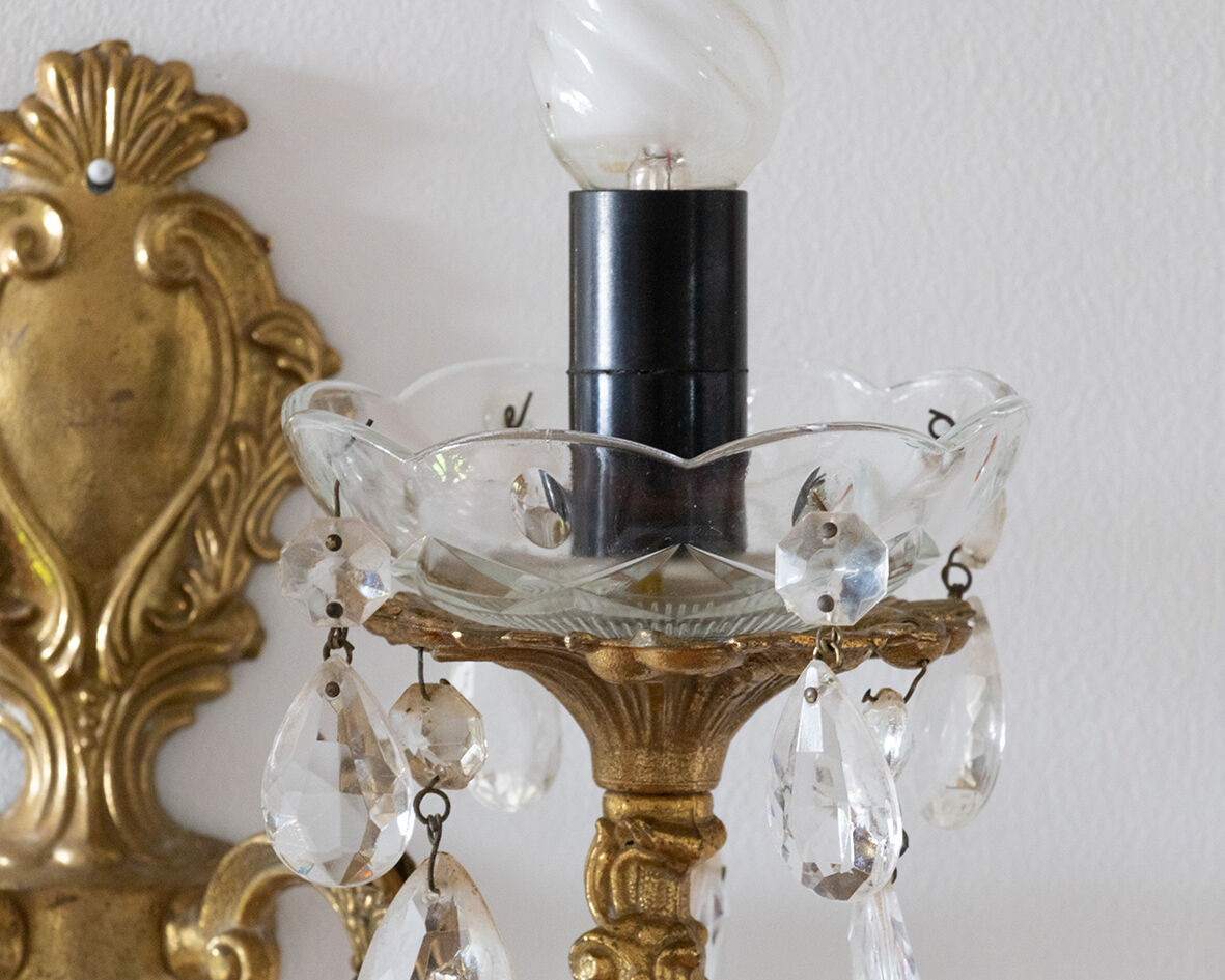 Bronze wall lamp with grapevines