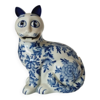 Chat lanterne en porcelaine portugaise de « Vista Alegre » en édition limitée.