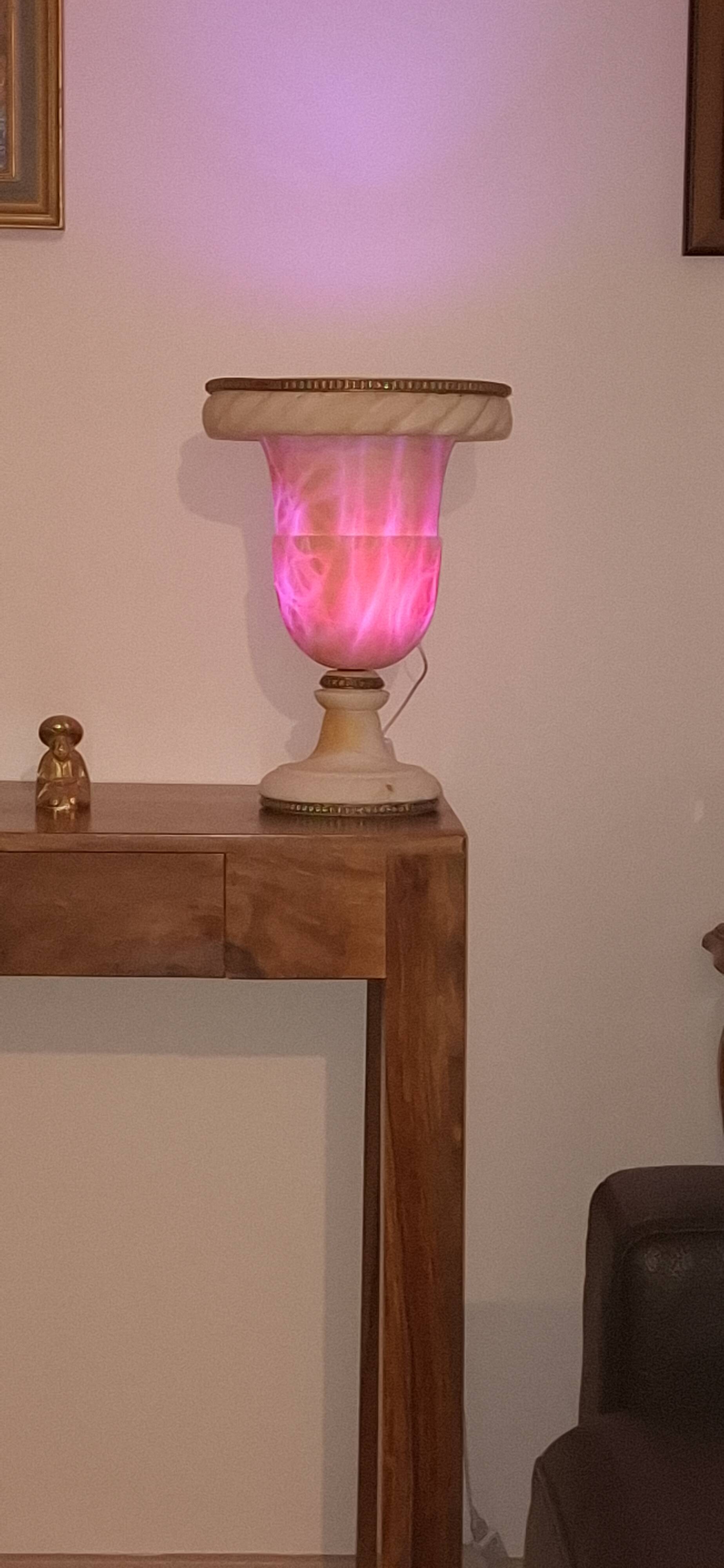 Ancient Médicis vase in alabaster and bronze fittings.