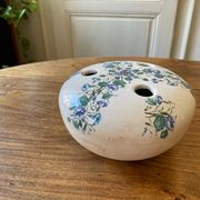 Ceramic flower pique