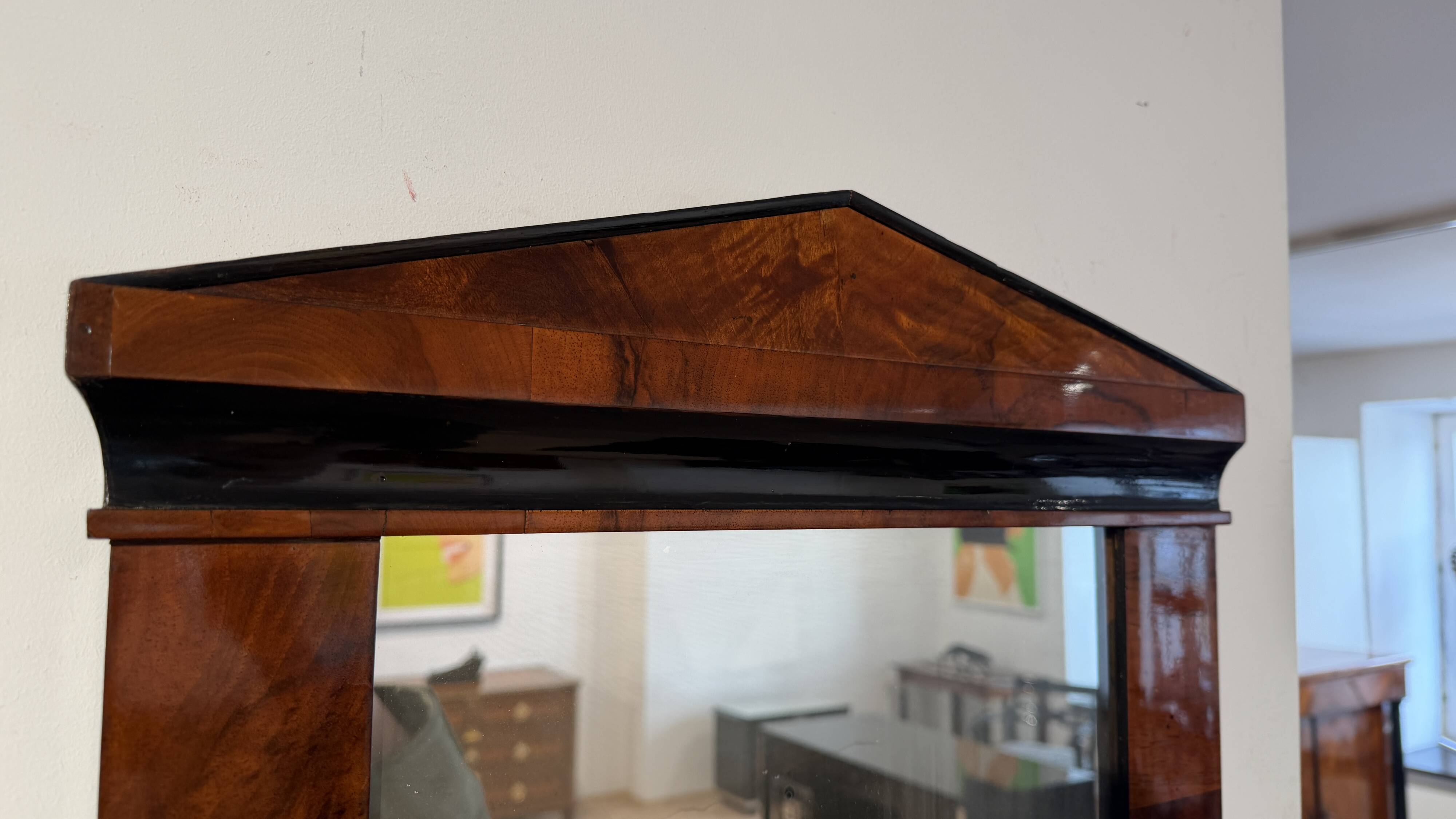 Miroir mural Biedermeier en placage de noyer, ébénisé, Autriche, vers 1820
