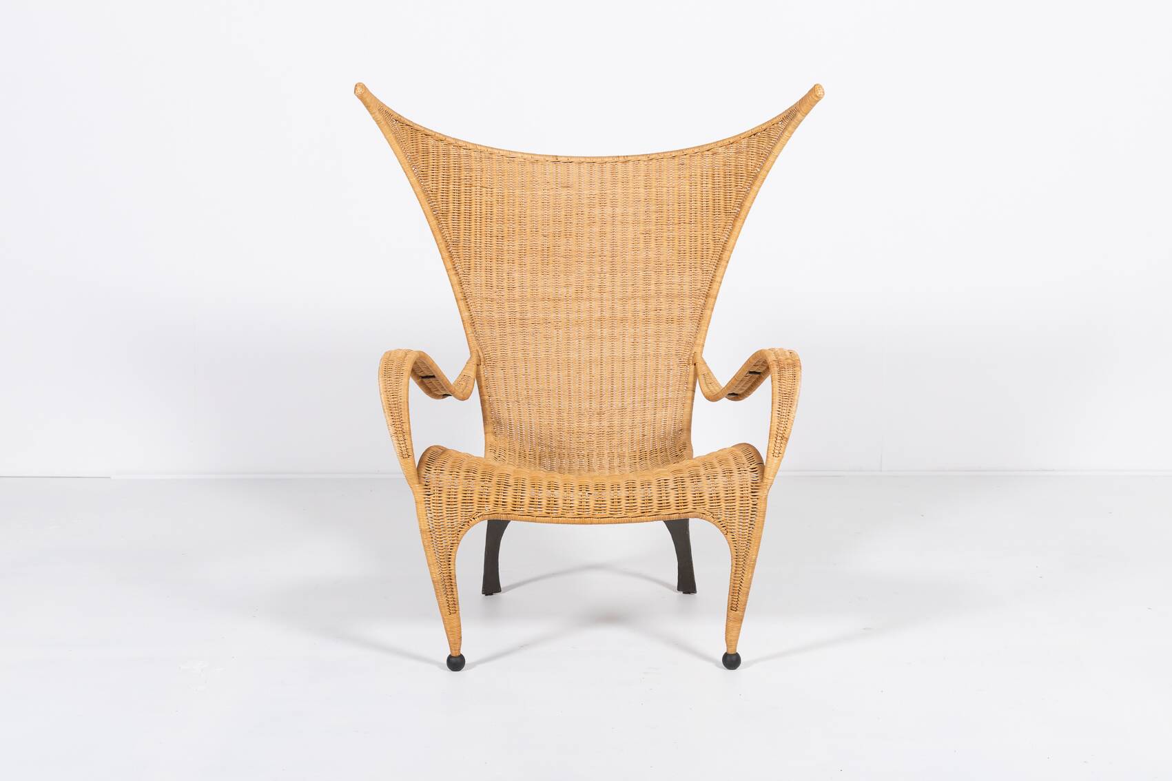 Vintage Architectural Italian design armchair