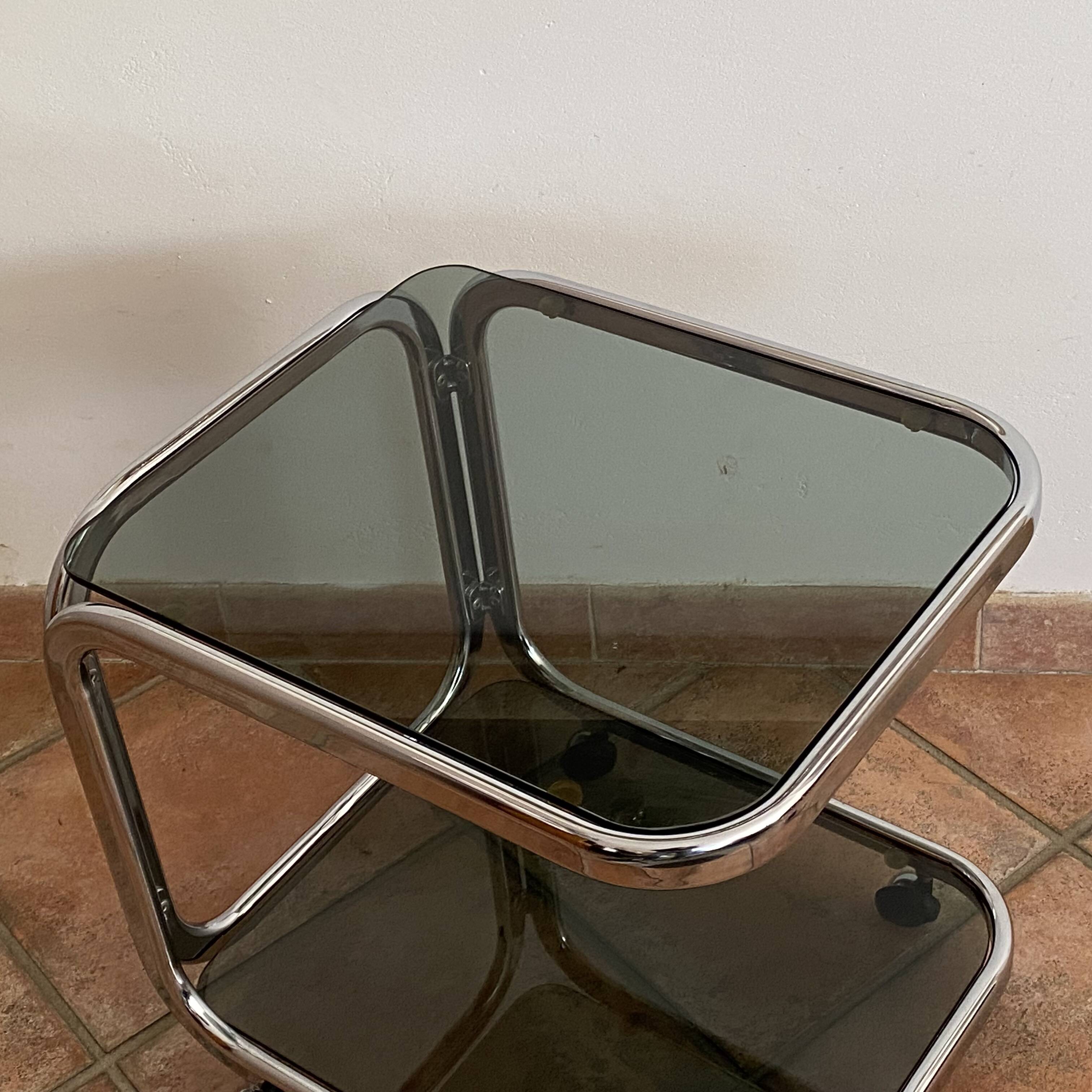 Coffee table or serving trolley on wheels. 1970. Space age.