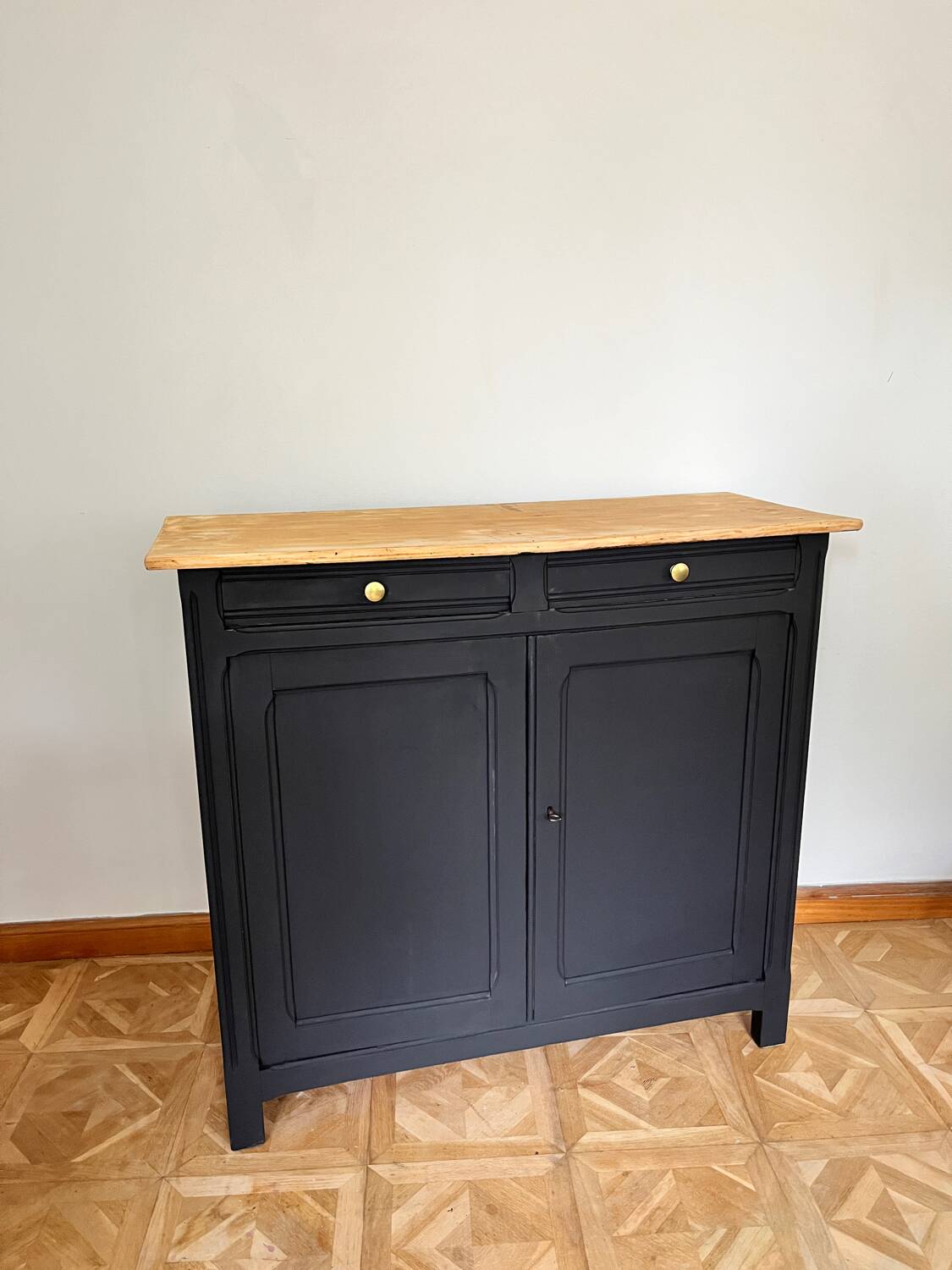 Old Parisian dresser