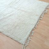 Handwoven white wool rug, traditional style, size 150 x 250 cm