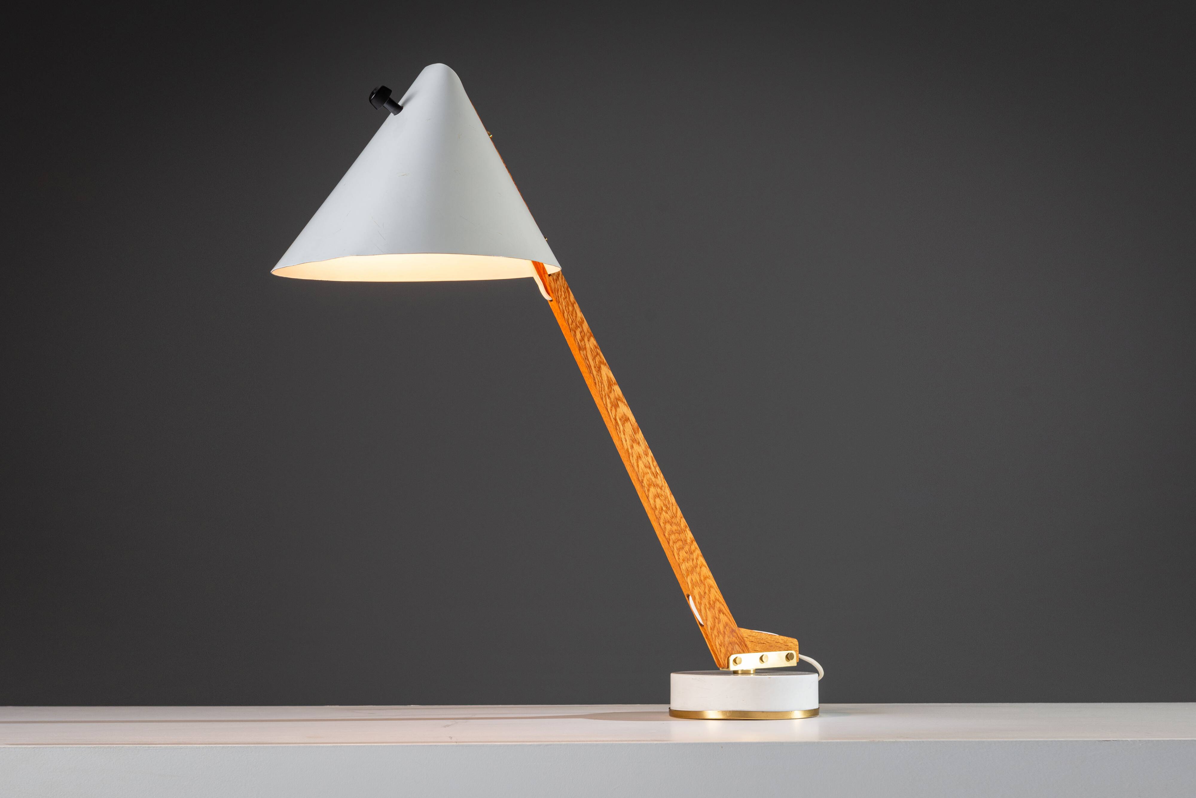 Lampe de table B54 par Hans Agne Jakobsson