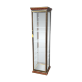 Vitrine dans un style classique.