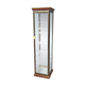 Showcase in a classic style.