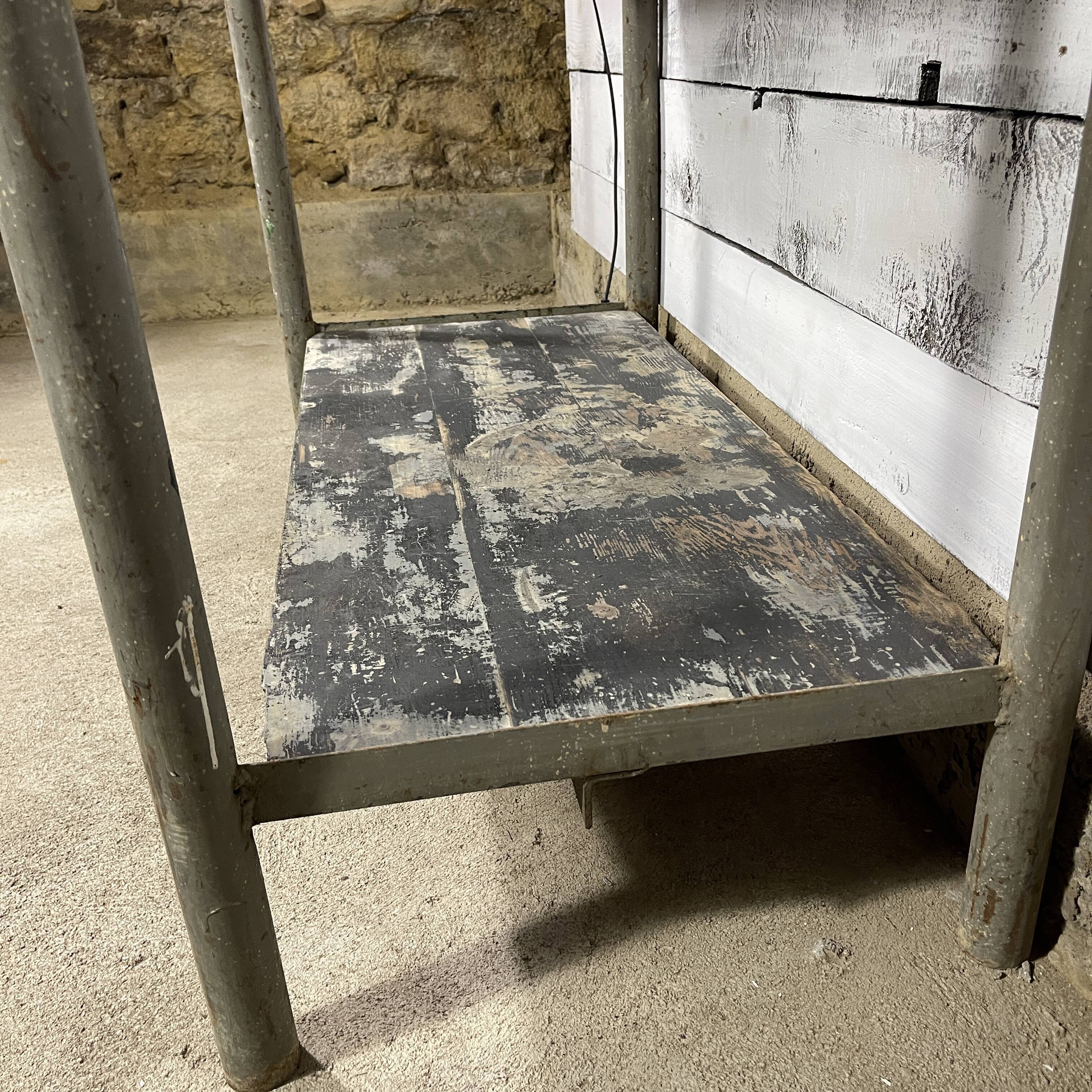 Painter's establishment