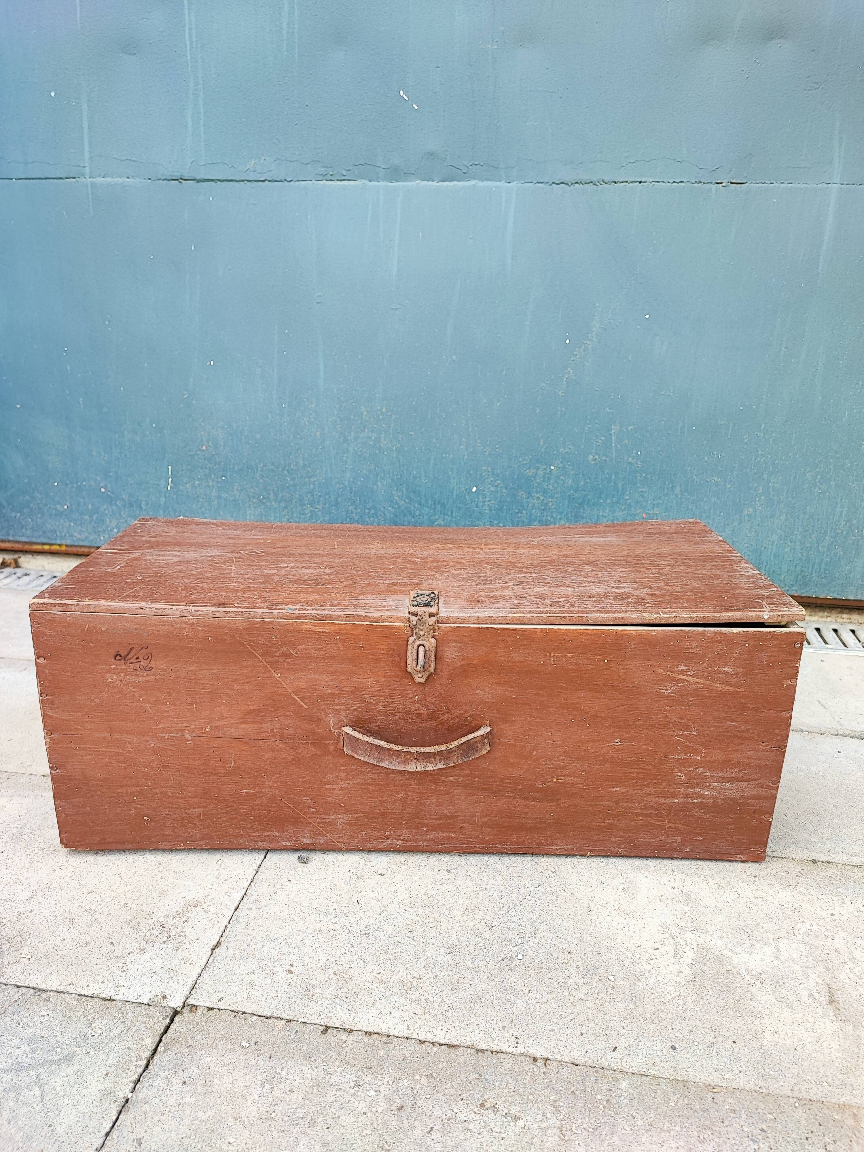 Wooden travel trunk chest