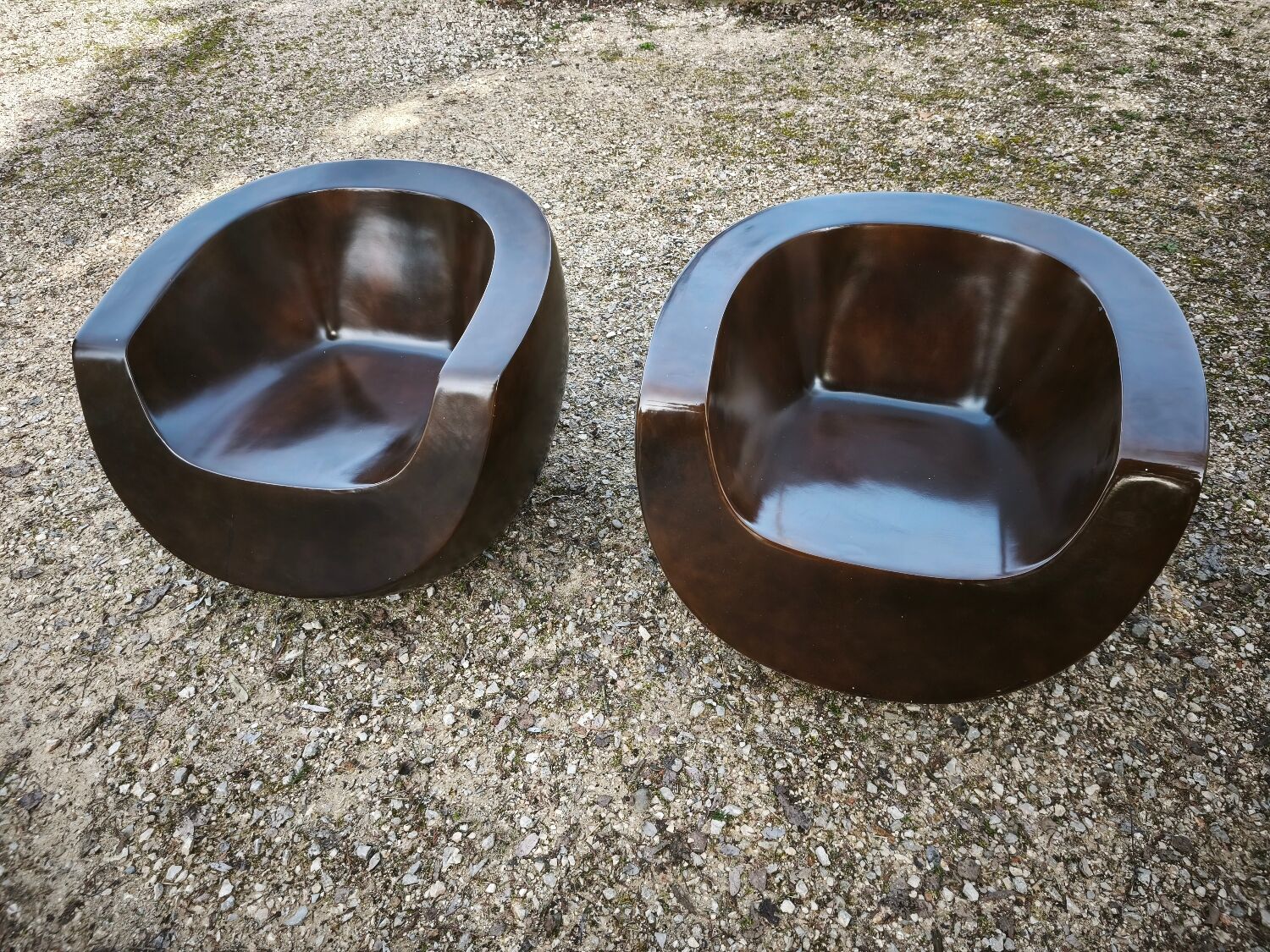 Pair of Moon armchairs in fibreglass