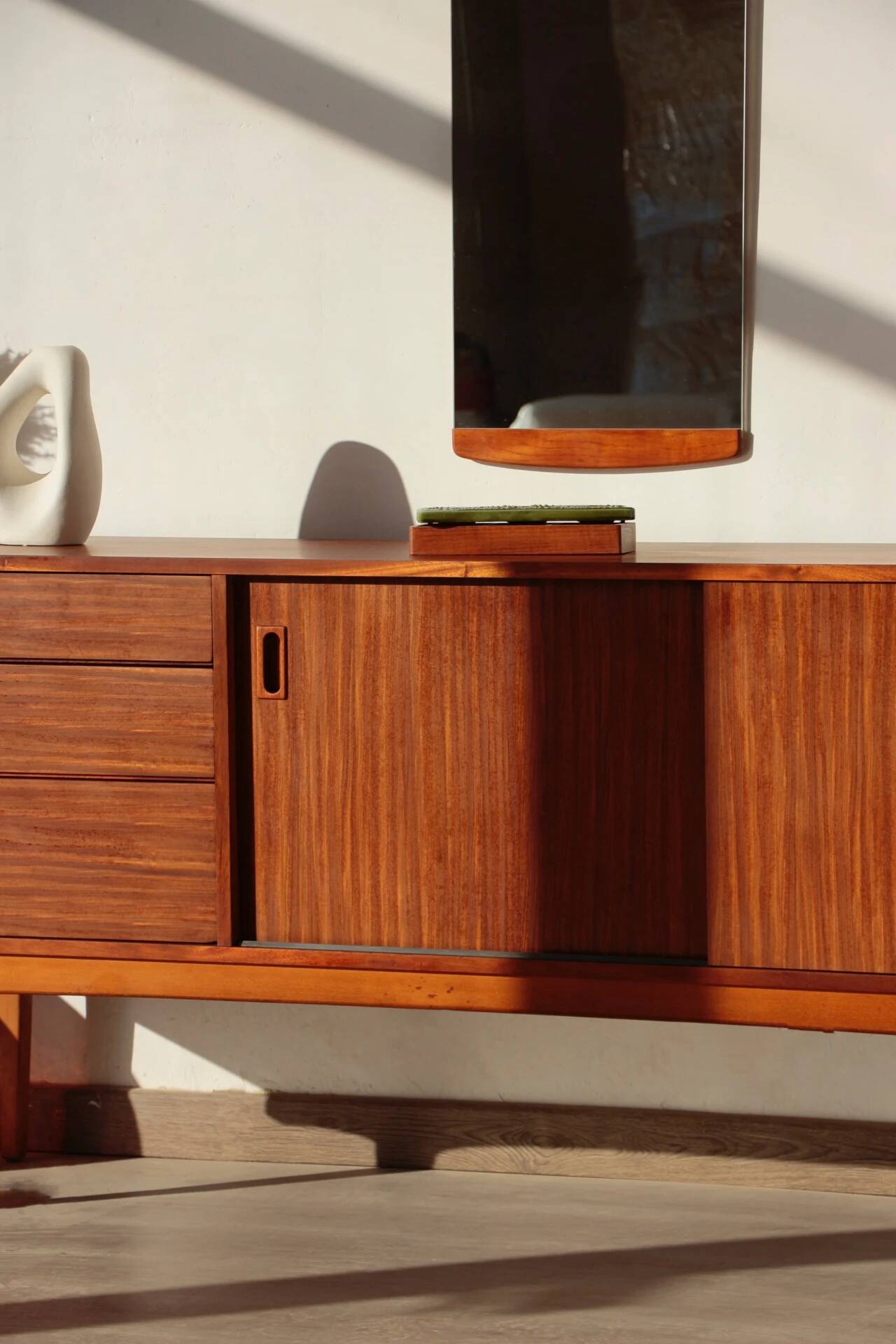 Enfilade vintage Nathan en teck (183cm) – style scandinave