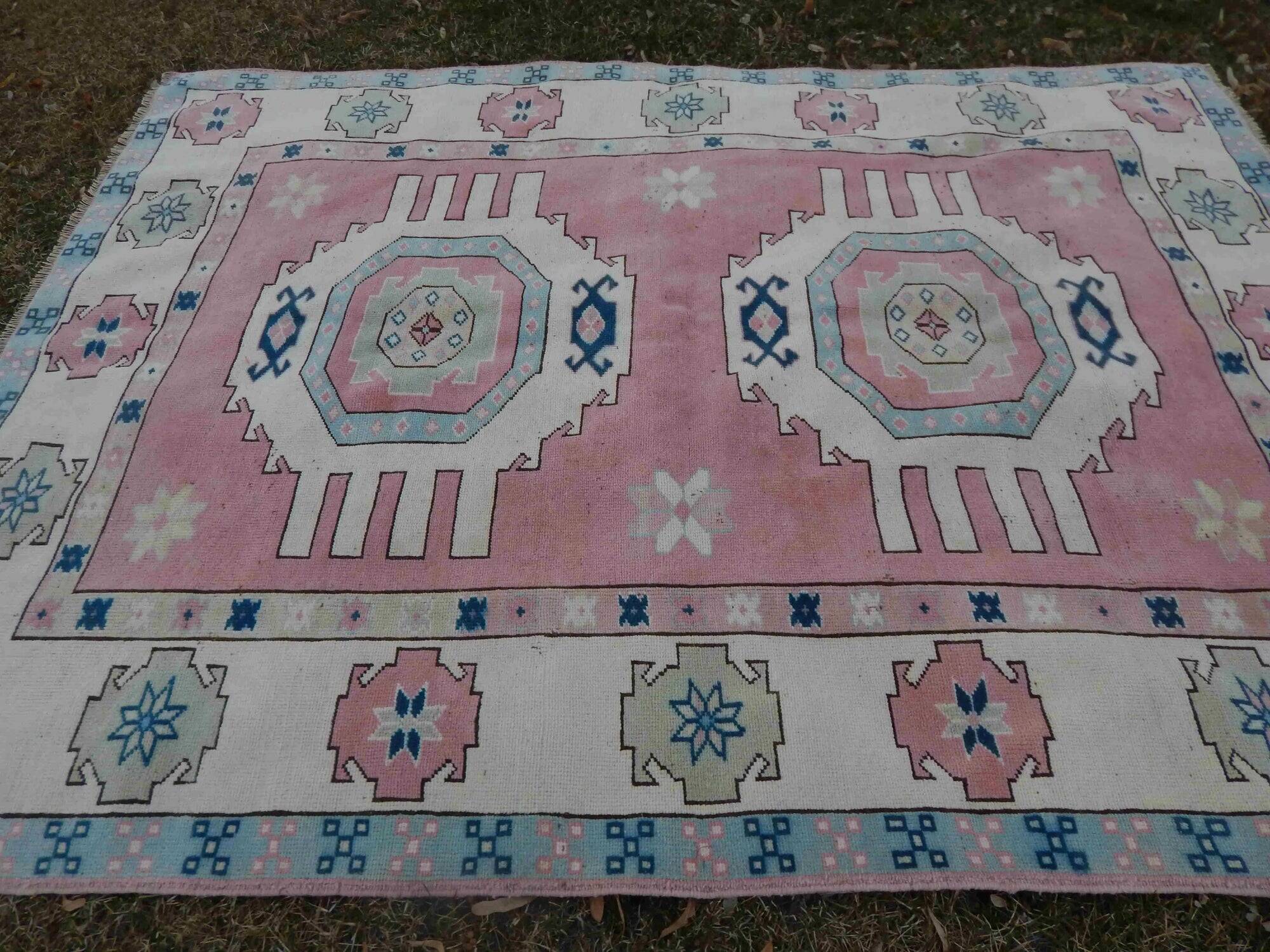 Vintage handmade Turkish rug 175x240 cm