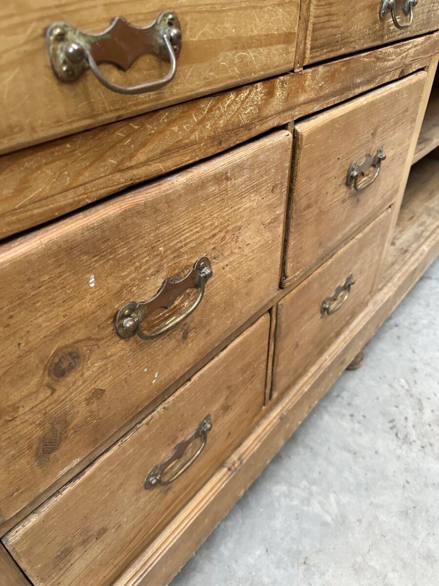 Old fir counter