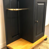 Entrance cloakroom