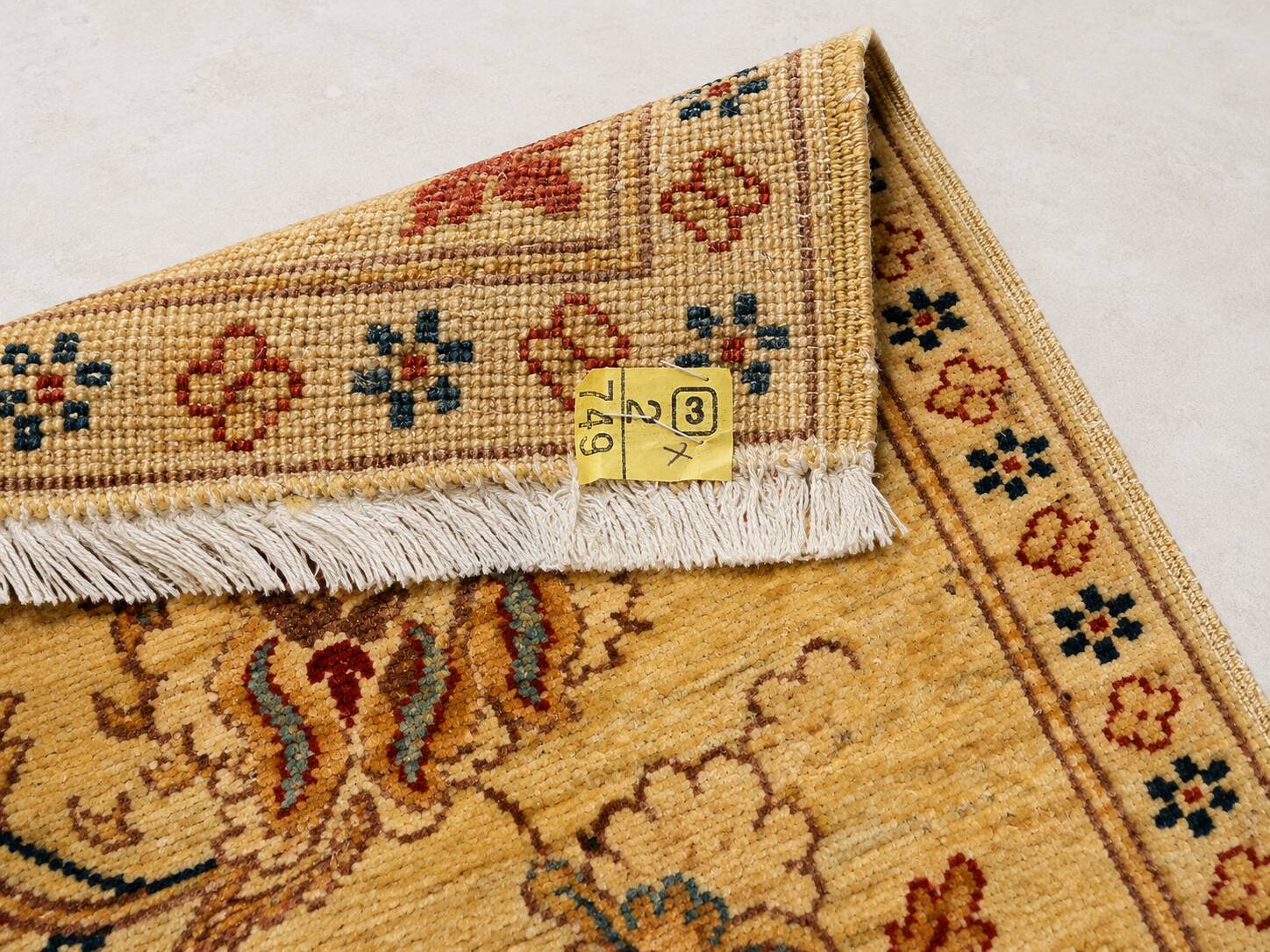 Tapis d’Orient noué main en laine, 287 × 237 cm