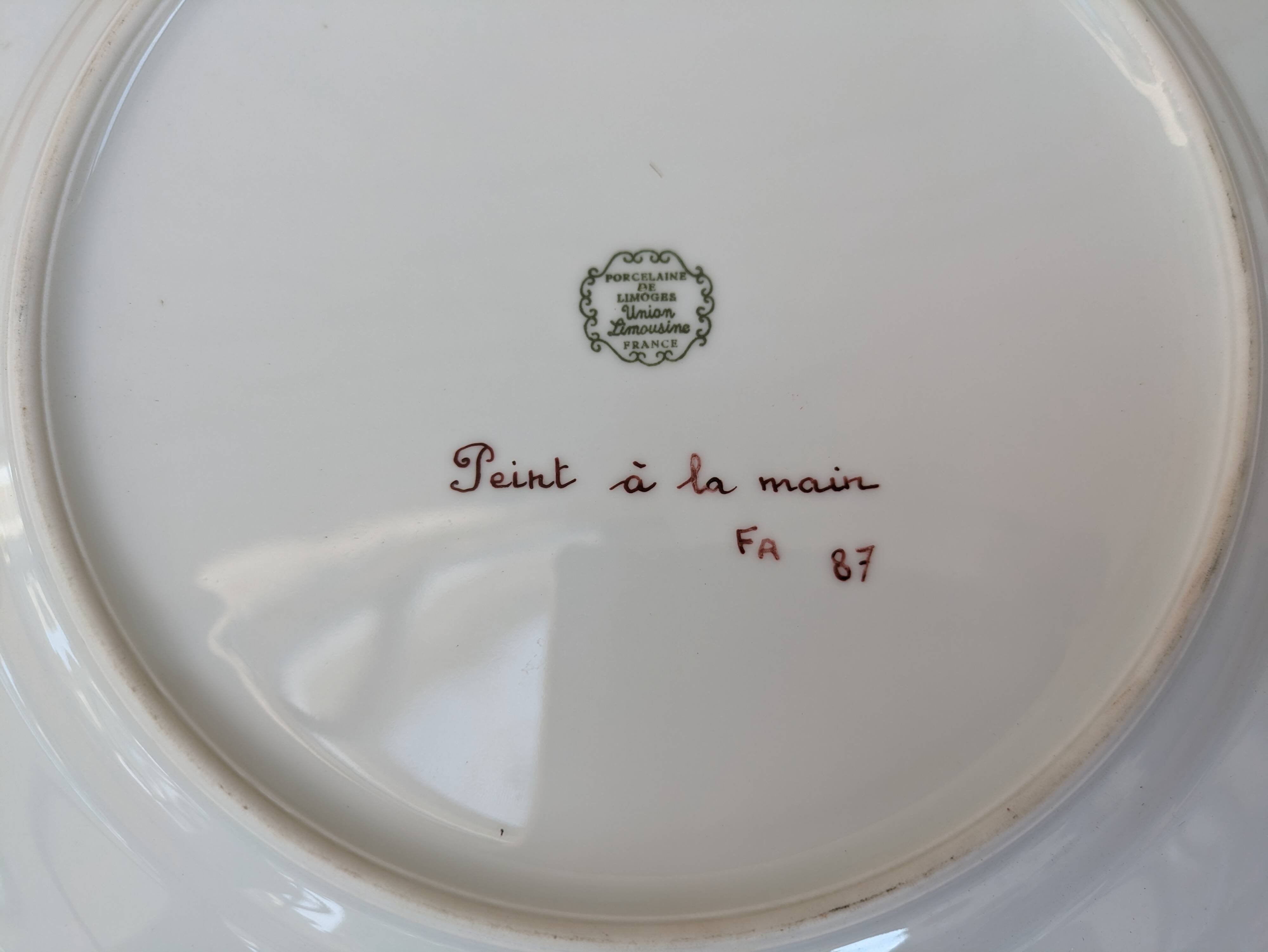 Very beautiful old plate decorated with a cornucopia, hand-painted, Limoges