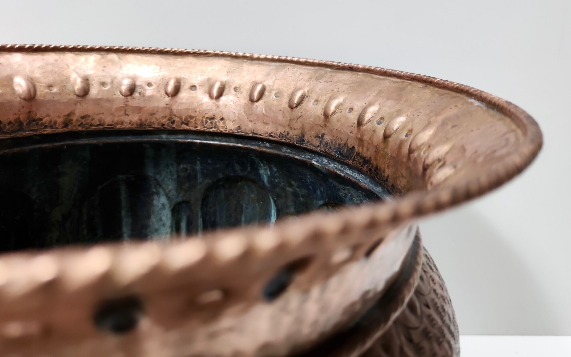 Vintage round embossed copper cachepot / vase by egidio casagrande, italy