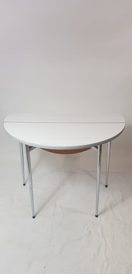 Table en formica ronde pliante et sa chaise