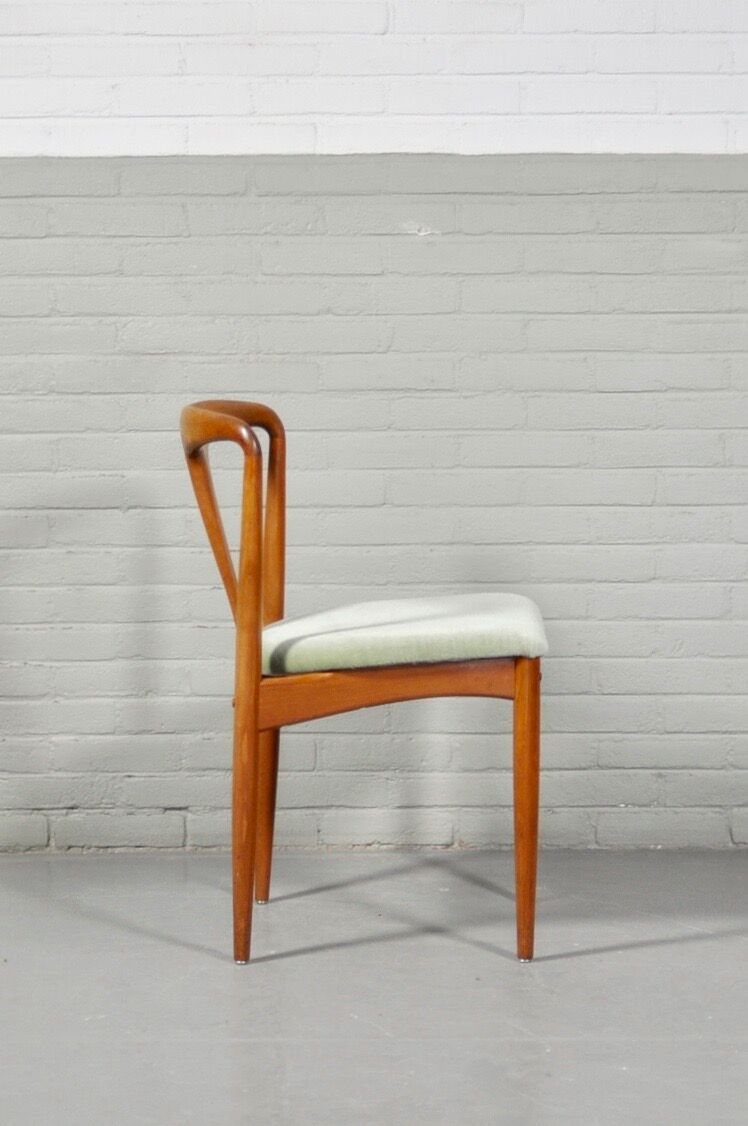 Set of 8 teak 'Juliane' Dining Chairs by Johannes Andersen