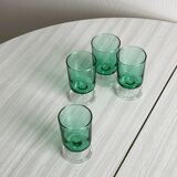 4 verres à liqueur en verre vert translucide