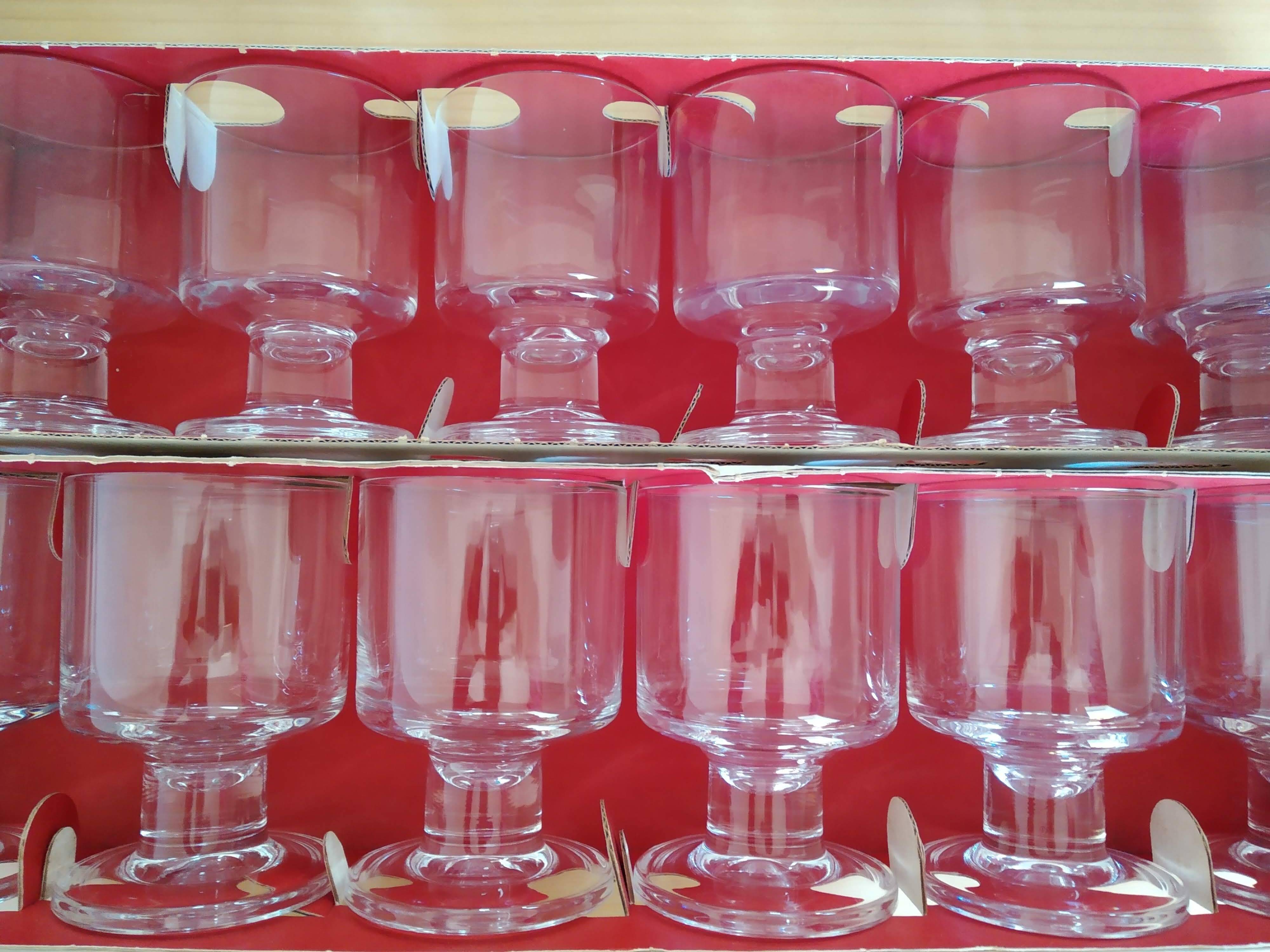 Vintage 70 crystal footed glass from Arques