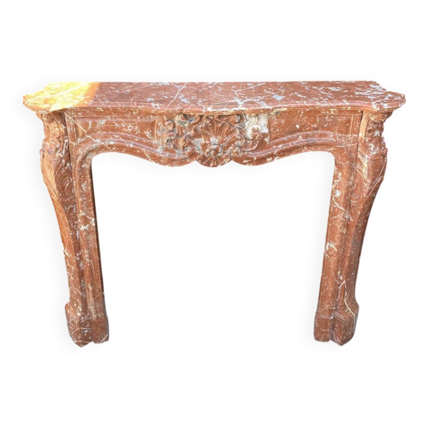 Cheminée de style Louis XV en marbre de Rance