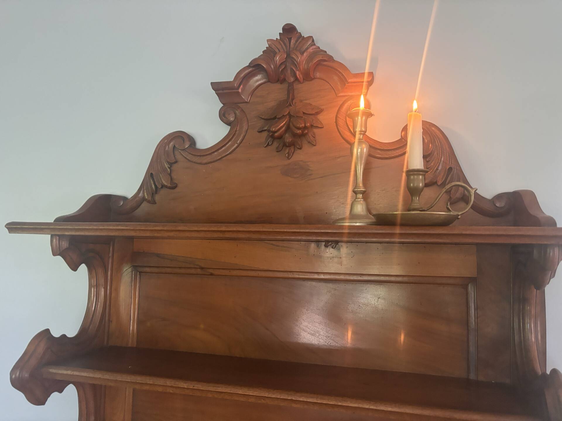 Elegant French Wall Shelf Saint-Hubert – Carved Walnut, Late 11th Century