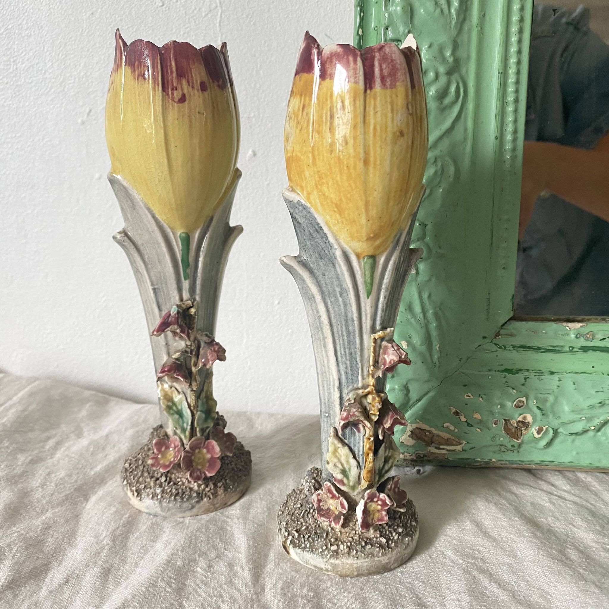 Paire de vases art nouveau  tulipes