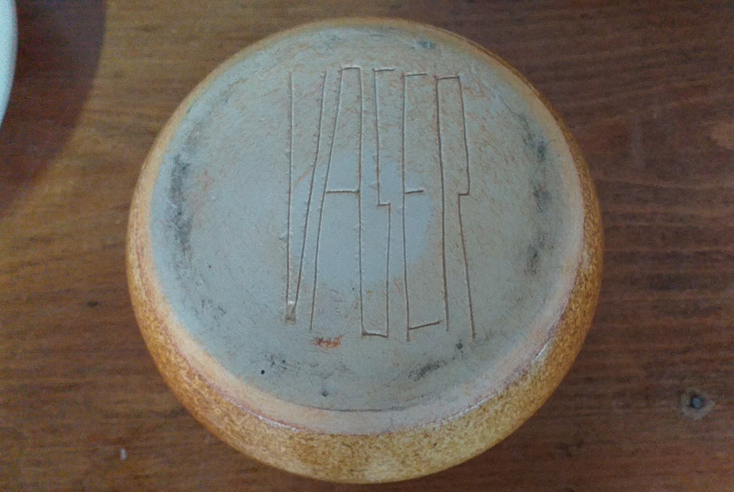 Vase ball soliflore in enamelled sandstone signed Vaser