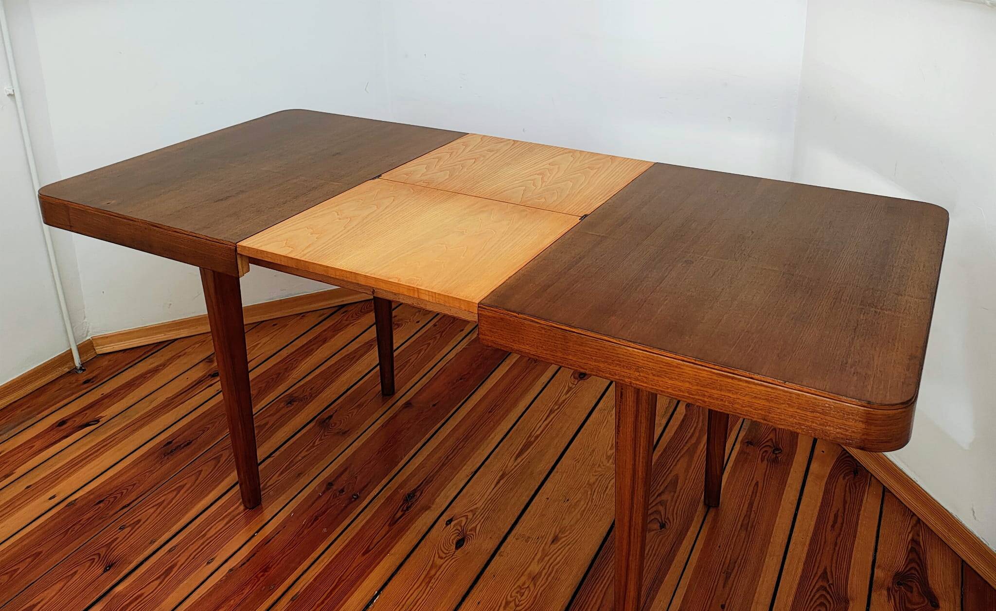 Czechoslovakian Extendable Table by J. Halabala for Jitona, 1960s