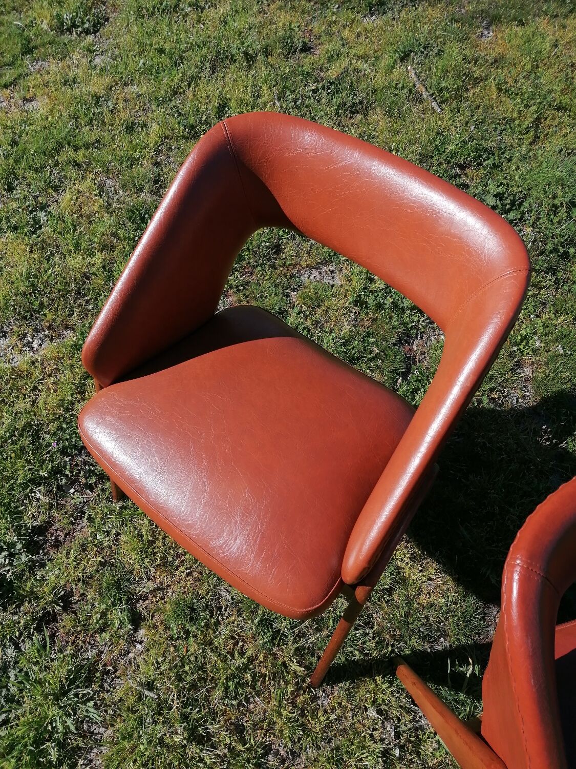 Pair of shell armchairs n°634 by Michel Ducaroy for Roset SNA