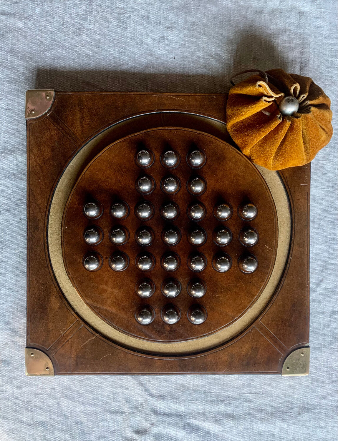 Handcrafted solitaire game