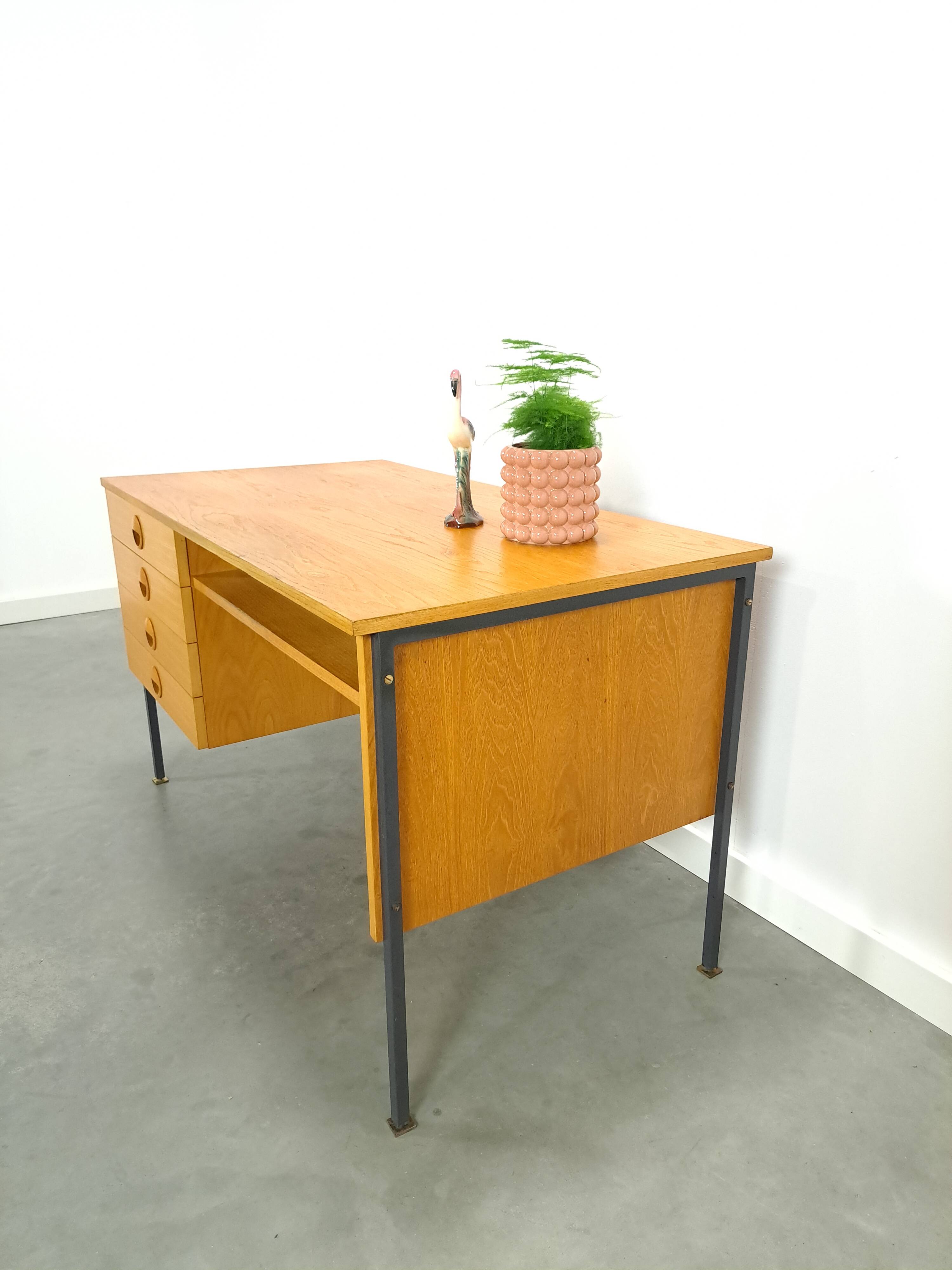 Bureau indépendant à tiroirs en placage Hellerau design