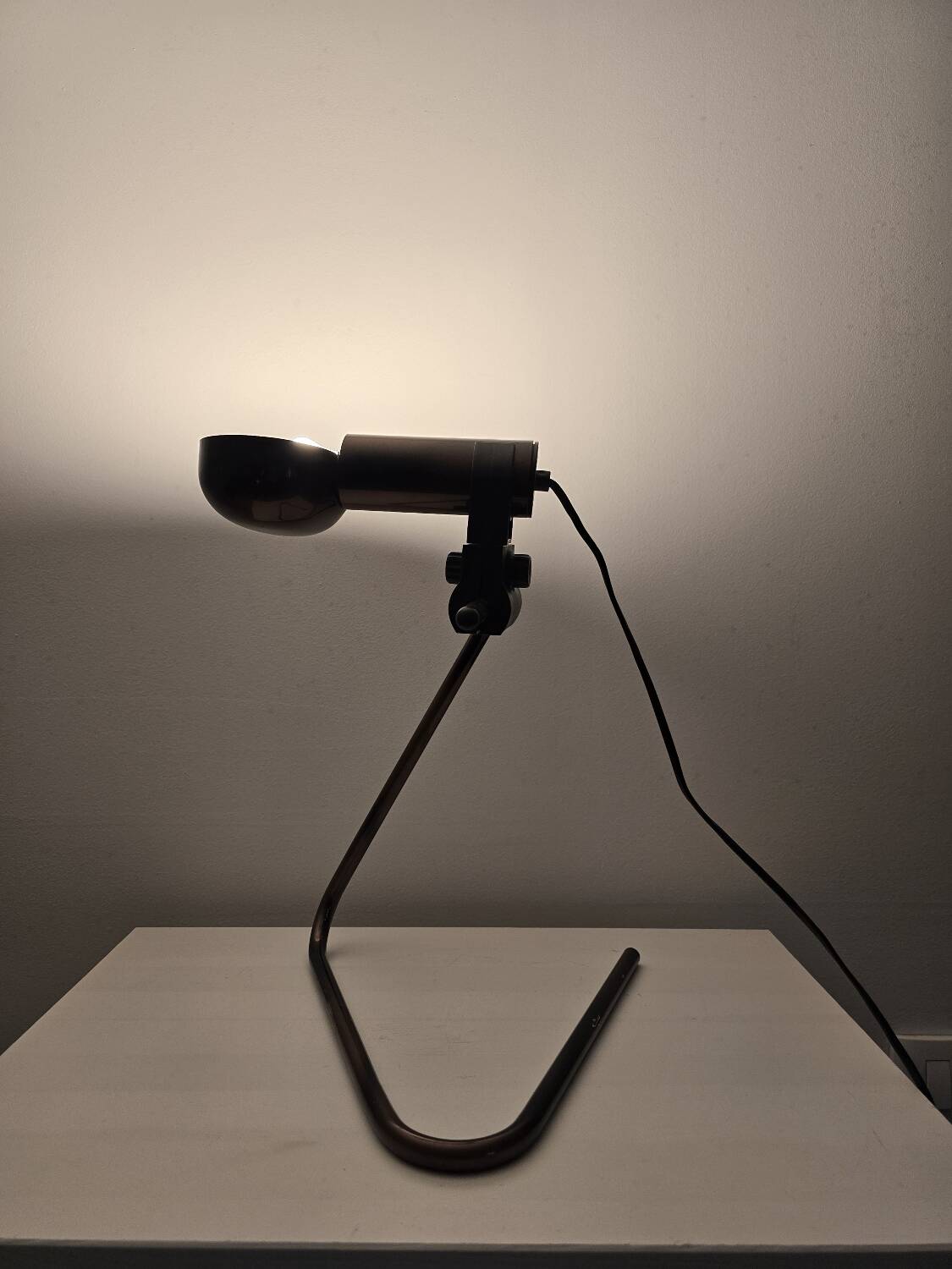 Lampe de table ajustable en bronze des années 80